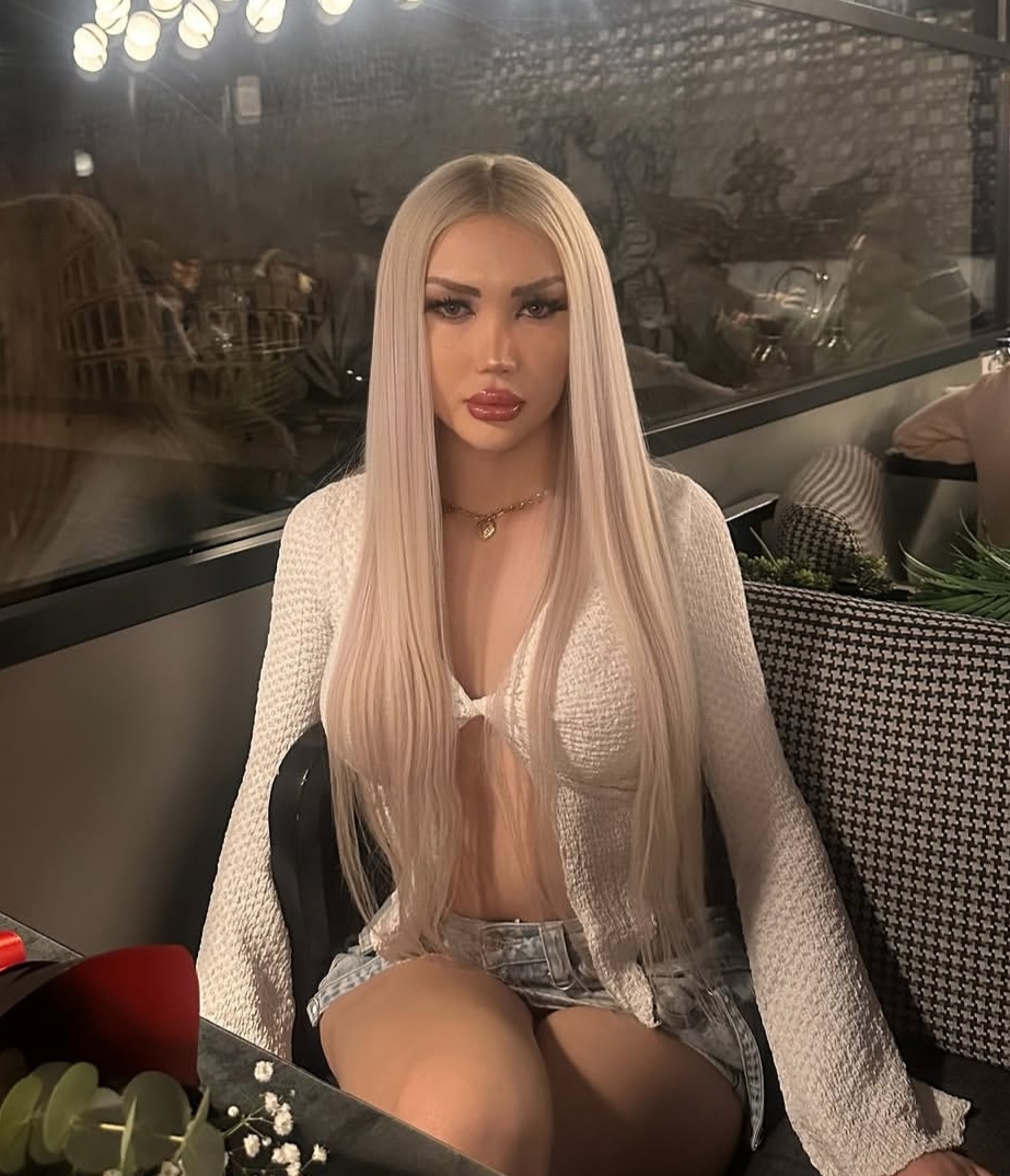 Bağlı Stil Sahibi Bayan Escort Ala