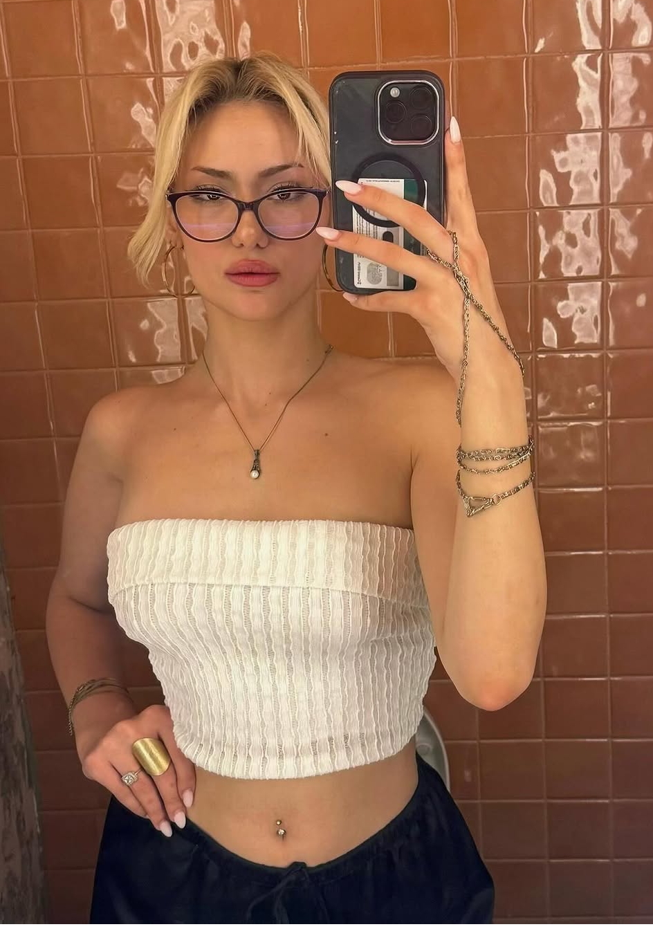 Taşkonak Şehvetli Kadın Escort Bayan Aline