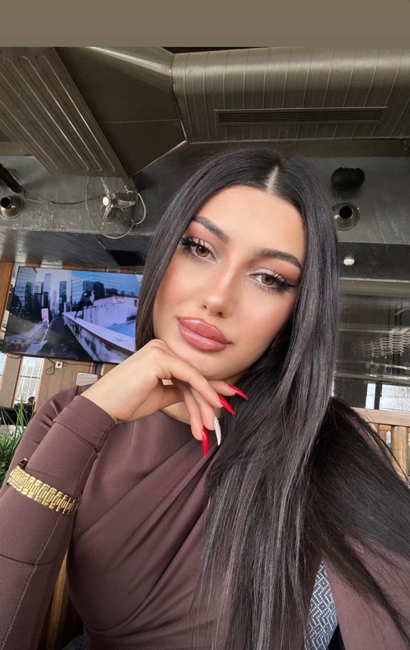 Çevrimli Sürekli Gelişen Kadın Escort Bayan Kübra